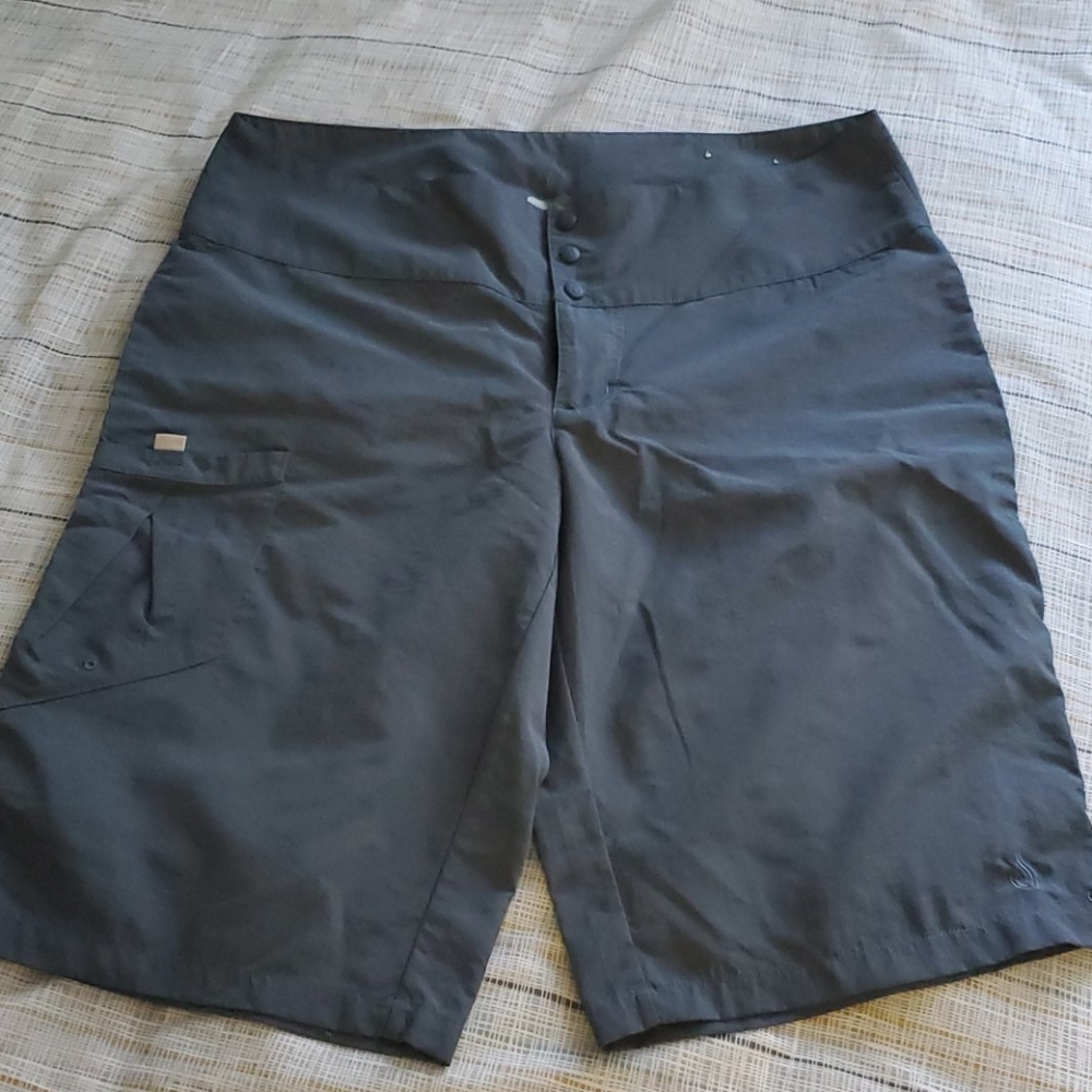 Hiking shorts (dri fit material) - Picture 2 of 9